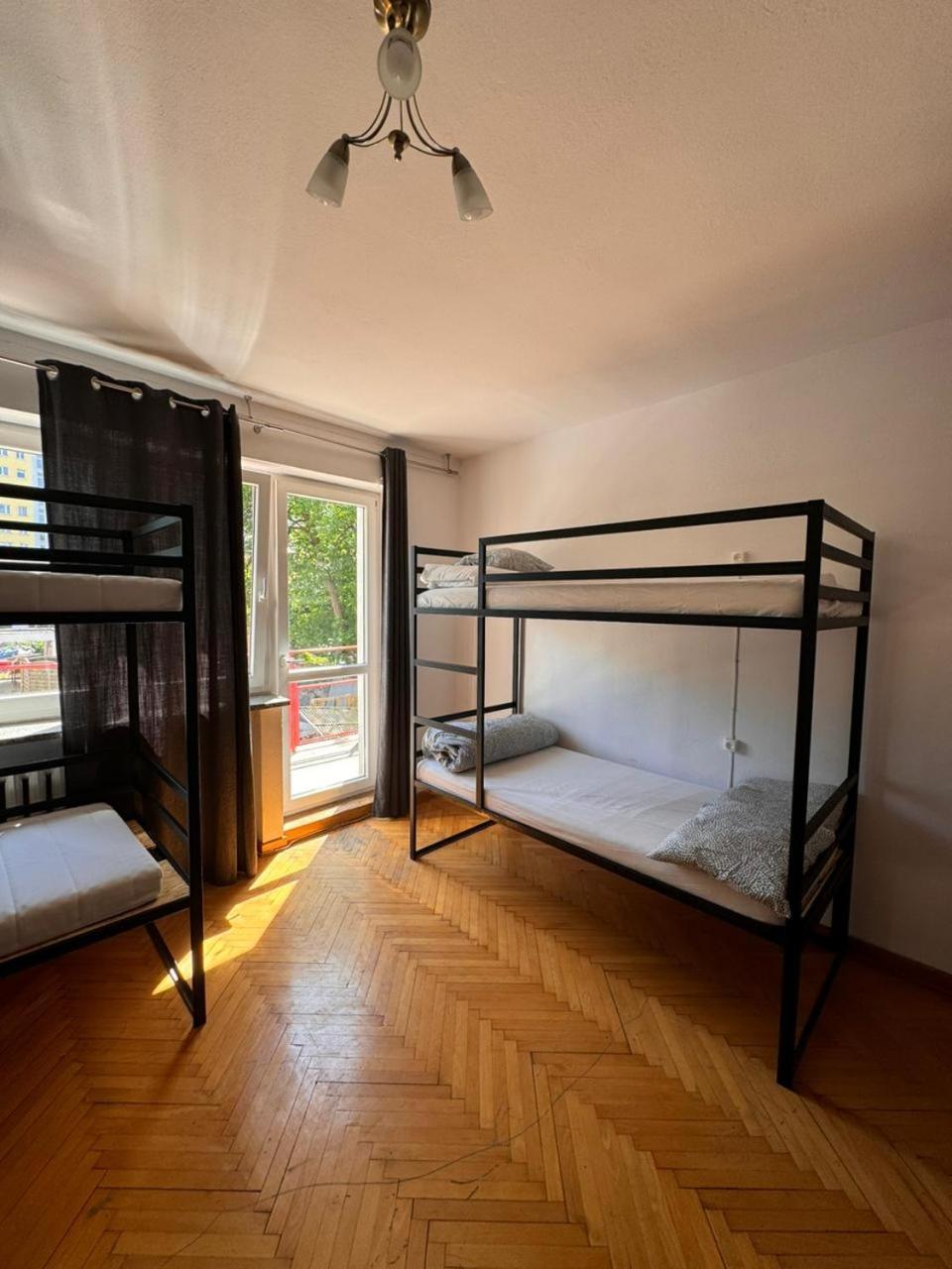 22 Hostel *