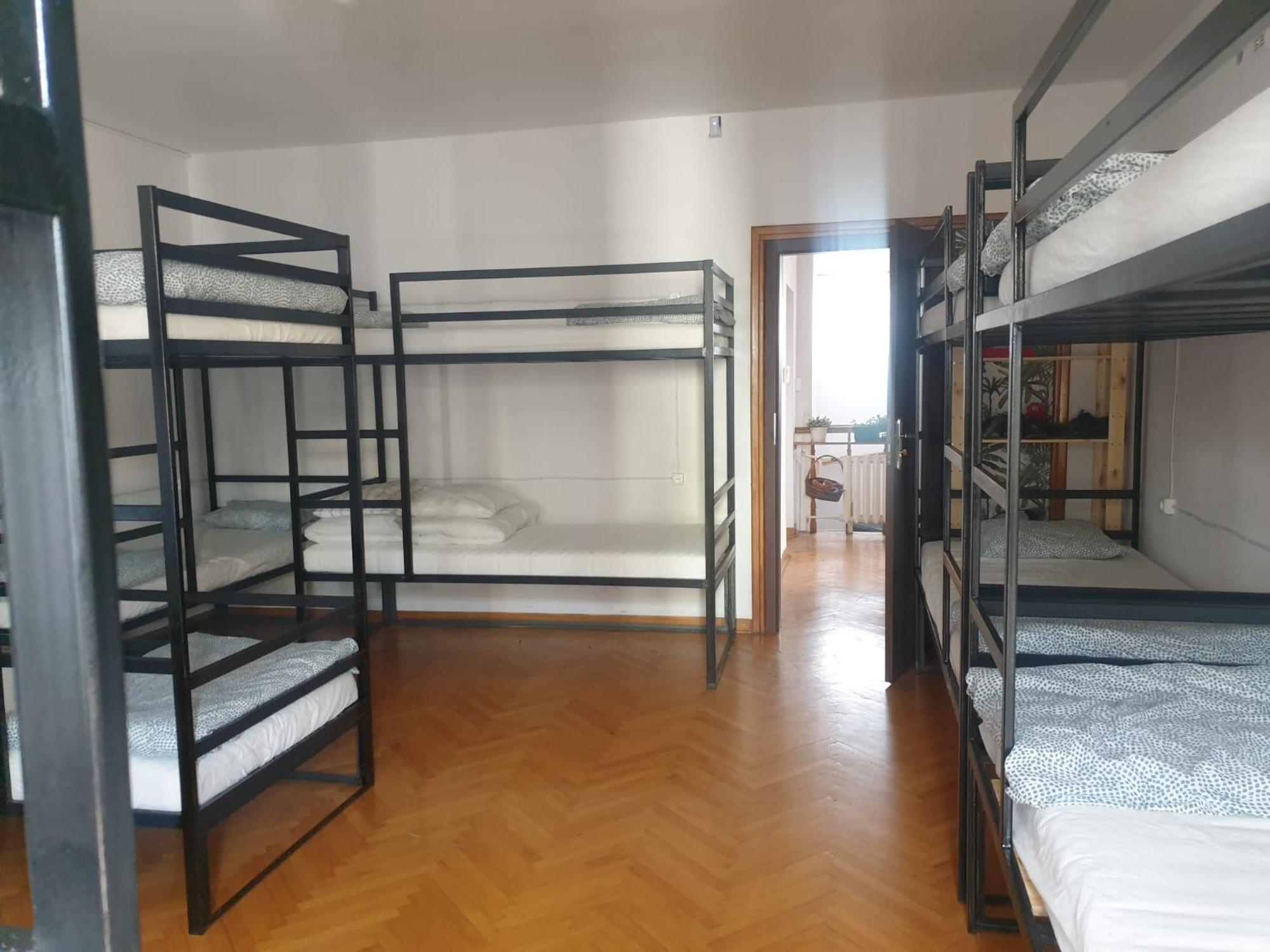 22 Hostel *